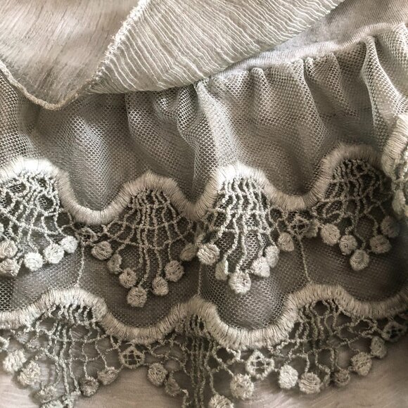 Gorgeous Italian Made Flowy Linen top: Size M/L - Picture 15 of 16